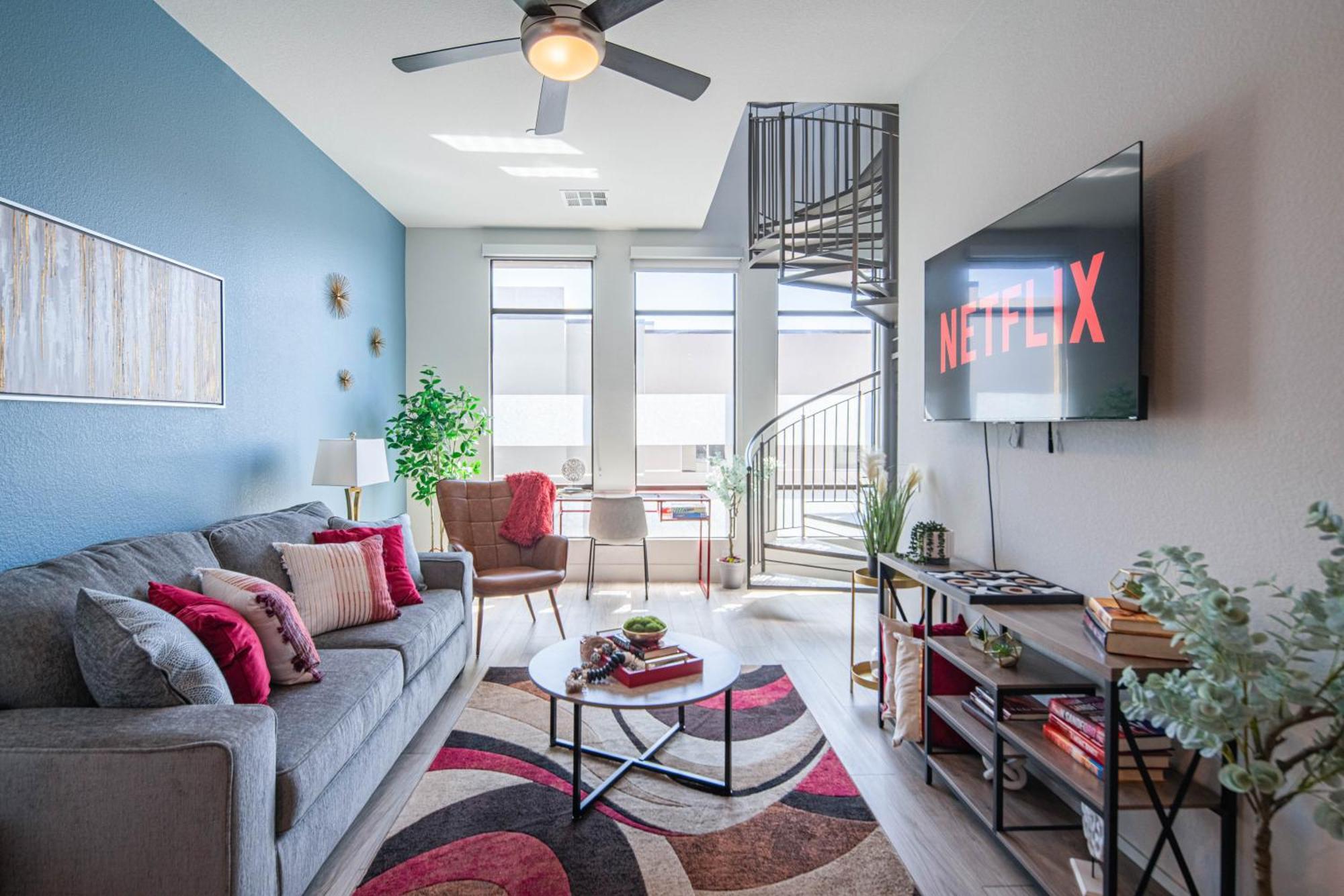Private Rooftop Terrance-walk Score 81-shopping District-king Bed-parking 4003