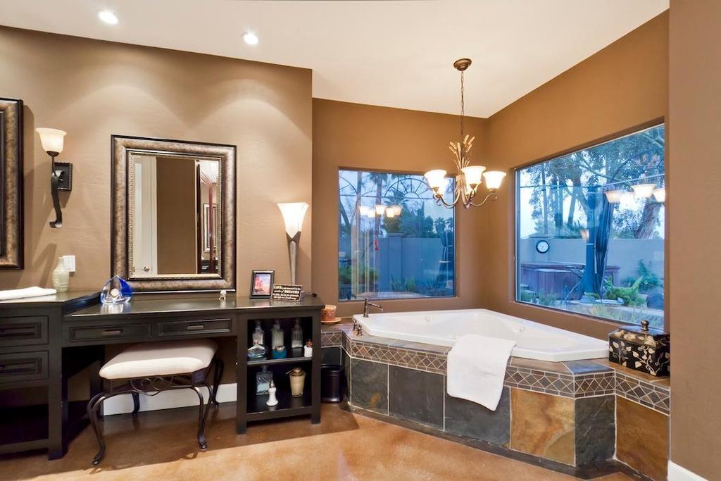 Paradise Retreat *