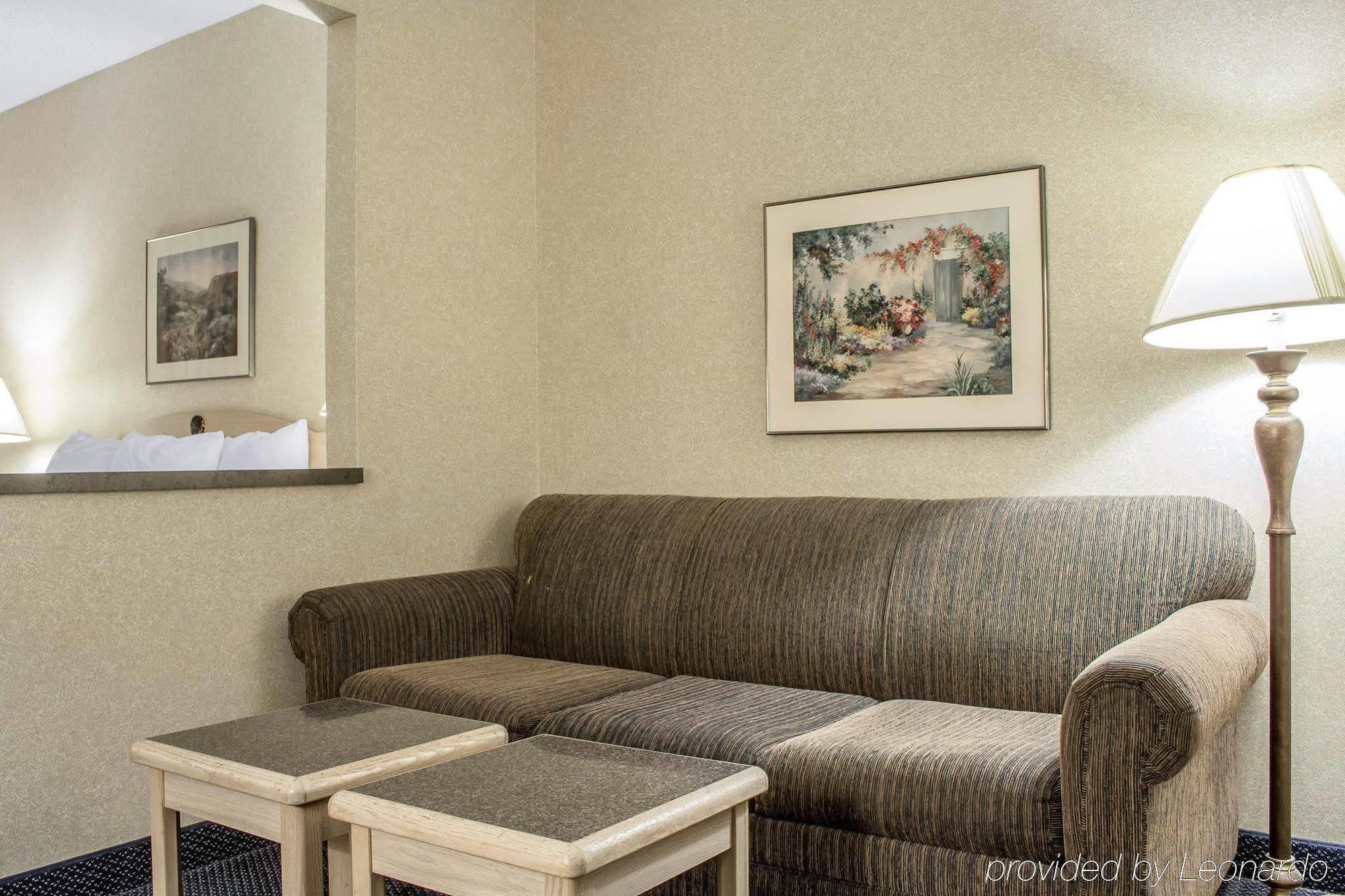 Fairfield By Marriott & Old Town 2*