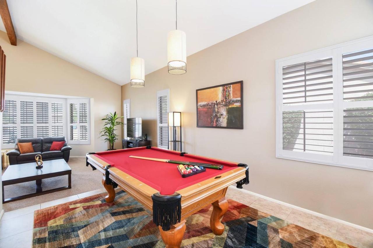 Luxury Vacation With Pool Sleeps 14 Holiday home