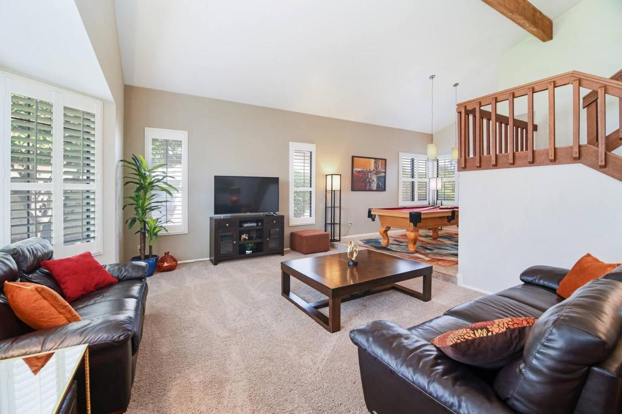 Luxury Vacation With Pool Sleeps 14 Holiday home