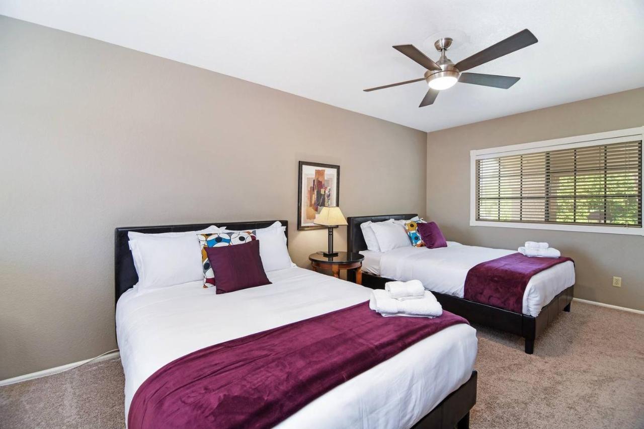 Luxury Vacation With Pool Sleeps 14 * Scottsdale