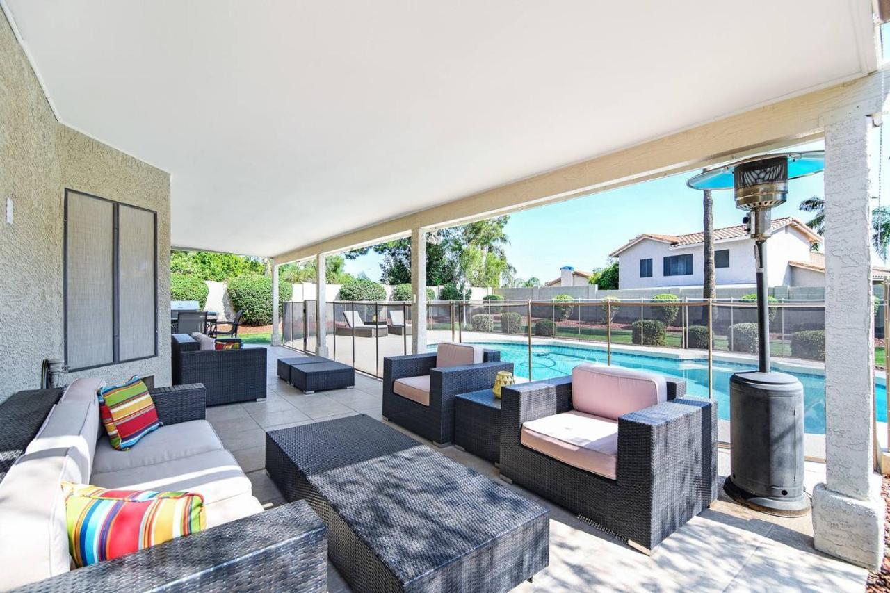 Luxury Vacation With Pool Sleeps 14 Scottsdale