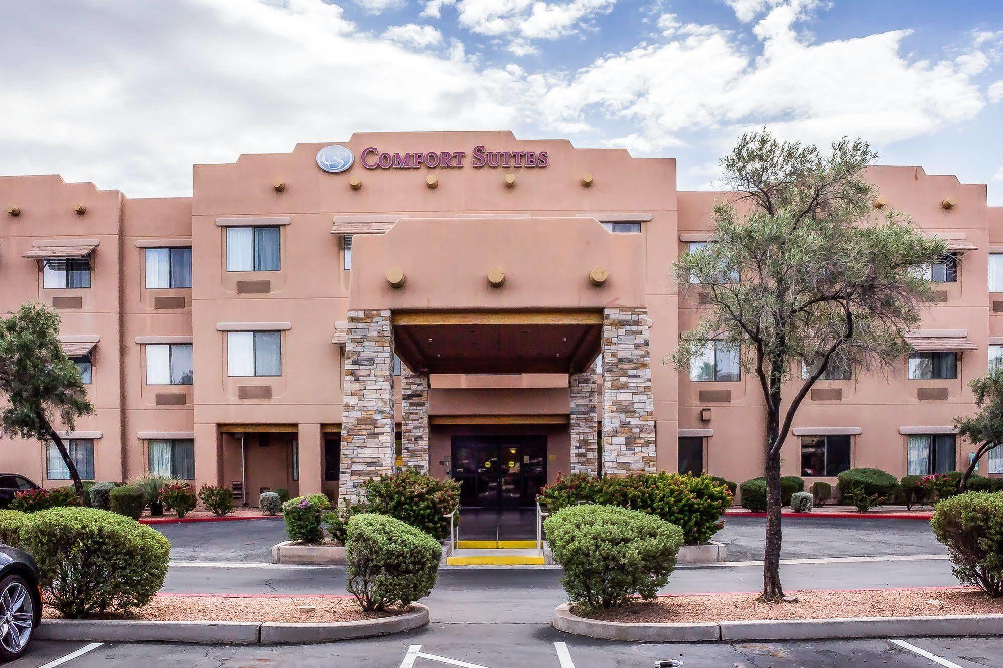 Hotel Fairfield By Marriott & Old Town 2*