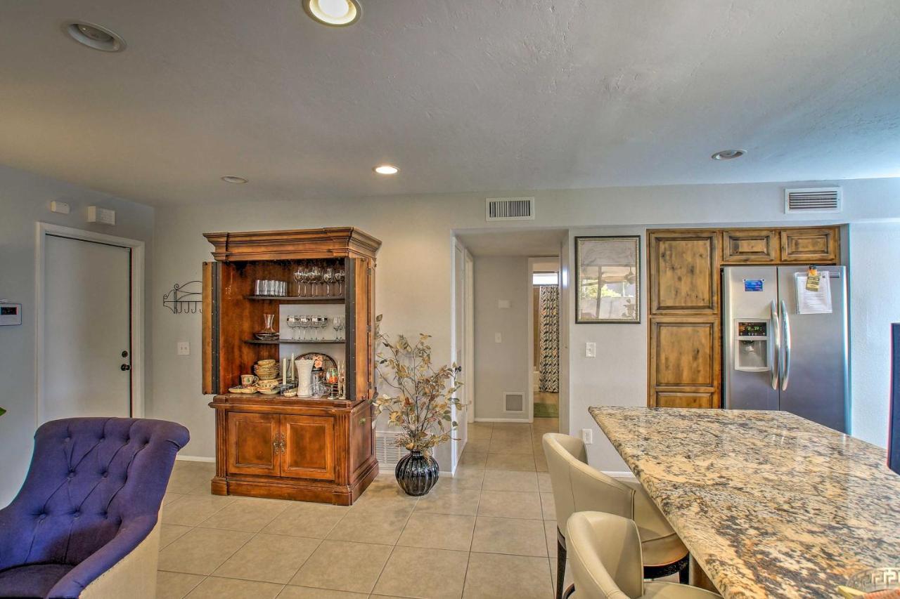 With Pool Less Than 4 Mi To Talking Stick Holiday home Scottsdale