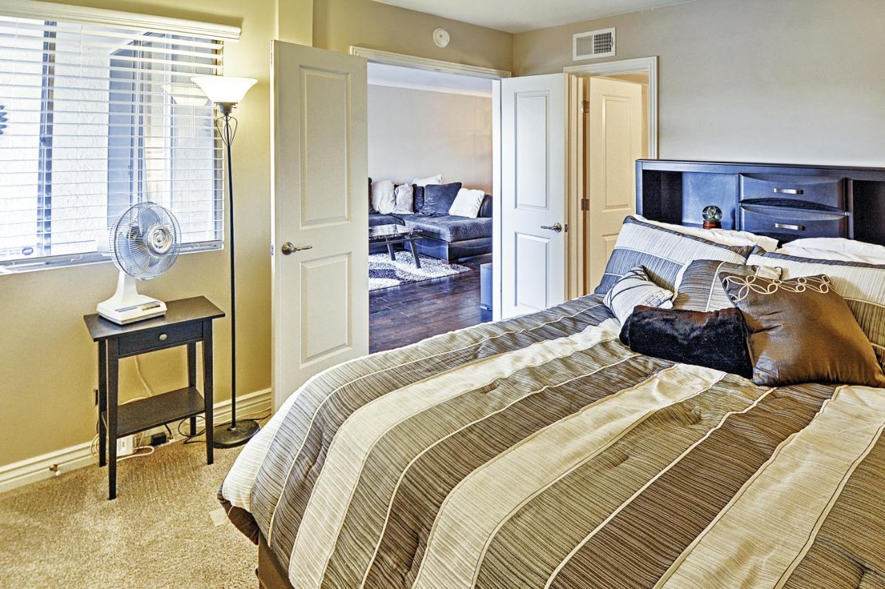 With Private Balcony And Pool Access! *