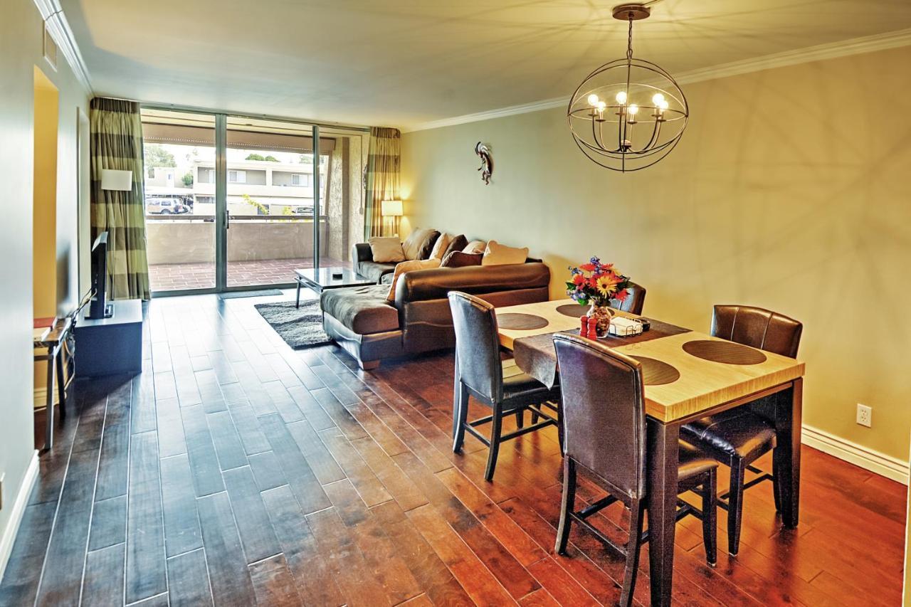 Apartment With Private Balcony And Pool Access! *