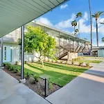 Modern Contemporary Ot Scottsdale With Heated Pool