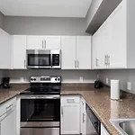 Luxury Mountain View 2Br With Balcony Located In Scottsdale