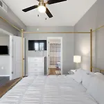 Luxury Mountain View 2Br With Balcony Located In Scottsdale