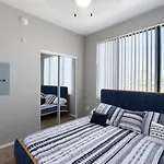 Luxury Mountain View 2Br With Balcony Located In Scottsdale