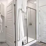 Exquisite Home-Walk Score 81-Shopping District-King Bed-Parking -G3021