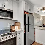 Renovated Quiet Single-Story, Minutes To Old Town, Pool Outside The Door