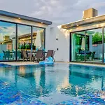 Luxury Villa 5Mins To Old Town W Pool Fire Pit And Bbq
