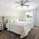 South Scottsdale Bungalow - 30 Day Minimum Stay