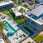 Funky Scottsdale Modern Micro Studio - Walk To Ot