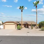Unique Arizona Style 4-Bed Retreat W/ Private Pool