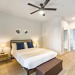 2Br Kierland Commons Golf Oasis By Cozysuites!