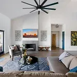 Majestic Mountain Mansion-Pool -Spa & Guest House