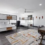 Luxe - Modern Mansion - Private Resort