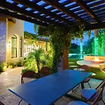 Luxe Poolside Paradise-Pool & Spa-Vanity Station