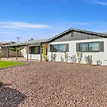 New Central Scottsdale Hottub Pool Greatroom 5Bd Sleep14