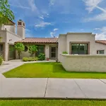 Peaceful Privacy-Tennis-Greenbelt-Golf-Walkable