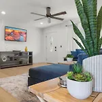 New Central Scottsdale Hottub Pool Greatroom 5Bd Sleep14