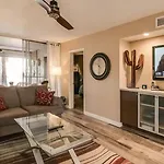 Cozy 2-Bdrm Condo In Heart Of Old Town Scottsdale
