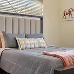 Beautiful 3 Bdrm Scottsdale Condo Wgarage