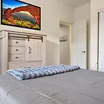 Beautiful 3 Bdrm Scottsdale Condo Wgarage