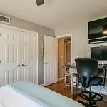 Charming & Comfy Condo In The Heart Of Old Town!