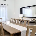 Beautiful 5-Bdrm Vacation Home Wheated Pool