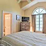 Relaxing 2 Bdrm Condo In Prime Scottsdale Location