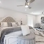 Luxe Central Scottsdale 4 Bdrm W Backyard Oasis