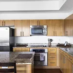 Step Out To Historic Old Town Scottsdale 2 King/2Bath W/Pool