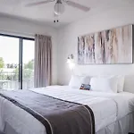 208 Fully Furnished 1Br Suite-Prime Location