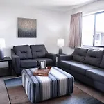 208 Fully Furnished 1Br Suite-Prime Location