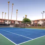 210 Fully Furnished 1Br Suite-Prime Location