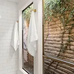 Charming Patio Home W/ Community Pool, Wfh Setups, 10 Min Walk To Old Town!