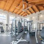 Exclusive Unit-Walkable Area-Bright & Sunny 2 Bedroom - N272