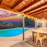 Diamond Family Retreat-Private Pool-Outdoor Living Room
