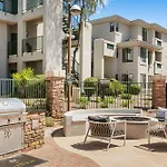 2Br Cozysuites At Kierland Commons With Pool #01