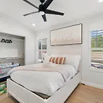 Luxury Living, Private Pool, Bbq & Prime Location
