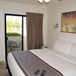 115 Fully Furnished 1Br Suite-Prime Location
