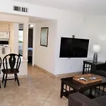 115 Fully Furnished 1Br Suite-Prime Location