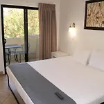 126 Fully Furnished 1Br Suite-Prime Location