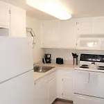 119 Fully Furnished 1Br Suite-Outdoor Pool
