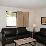 235 Fully Furnished 1Br Suite-Outdoor Pool