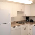 128 Fully Furnished 1Br Suite-Prime Location